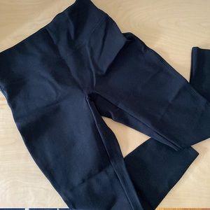 Spanx leggings in excellent condition, size M